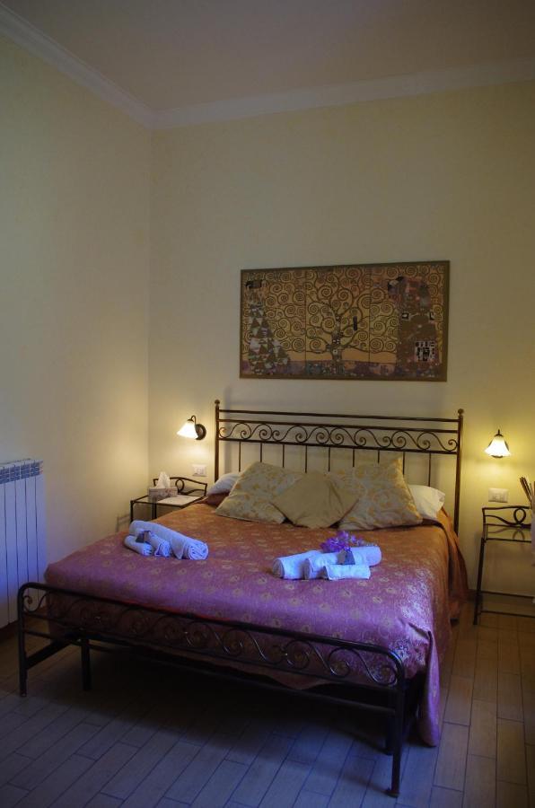 Tucci's Bed and breakfast 3*